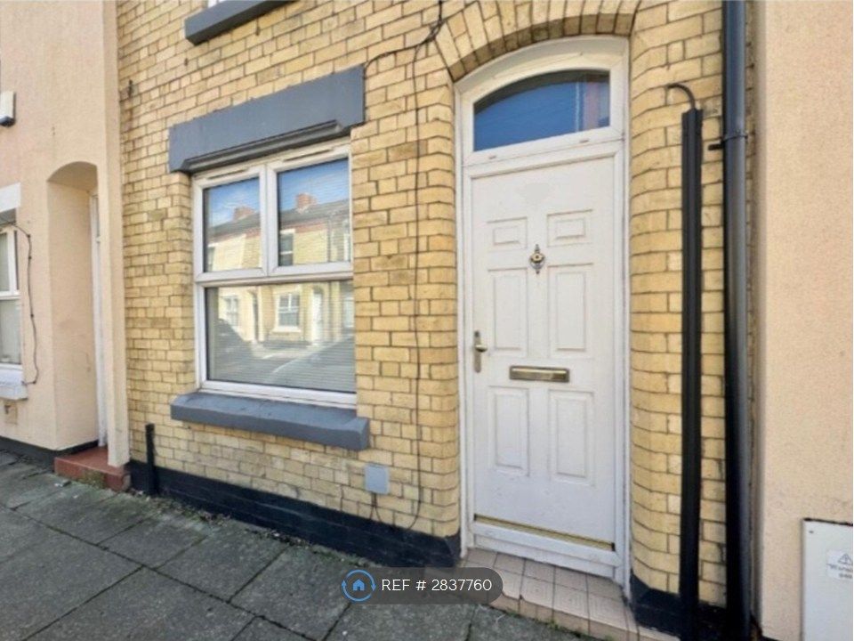 Property photo 3 of 7 Front Of House