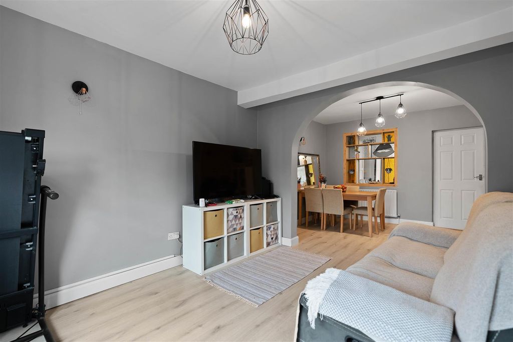 Property photo 2 of 16 Lounge/Diner