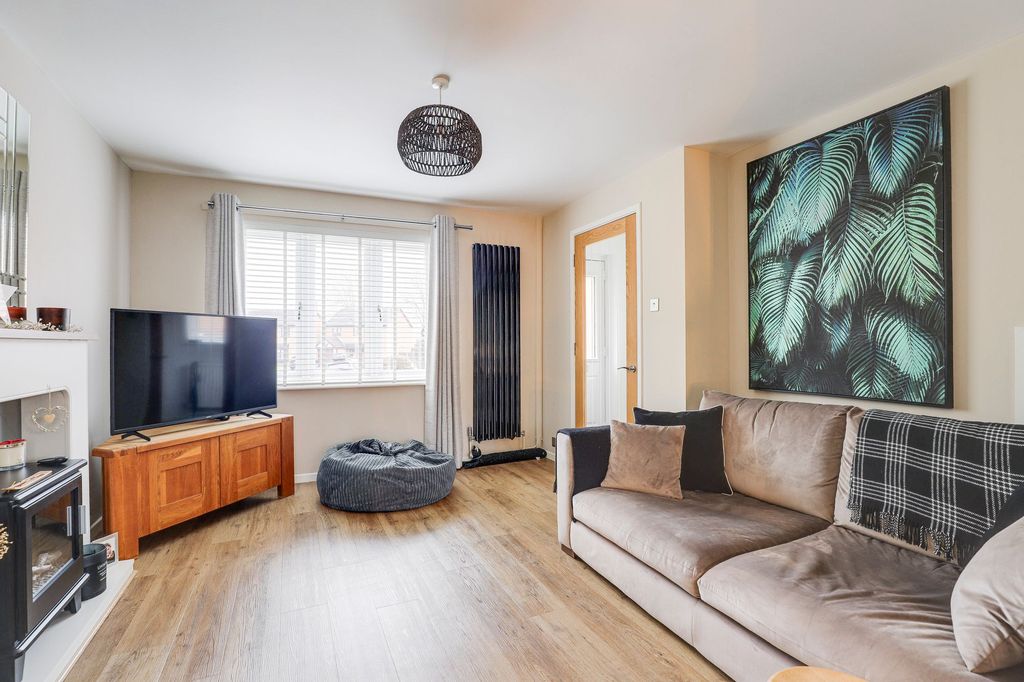 Property photo 2 of 18 Living Room