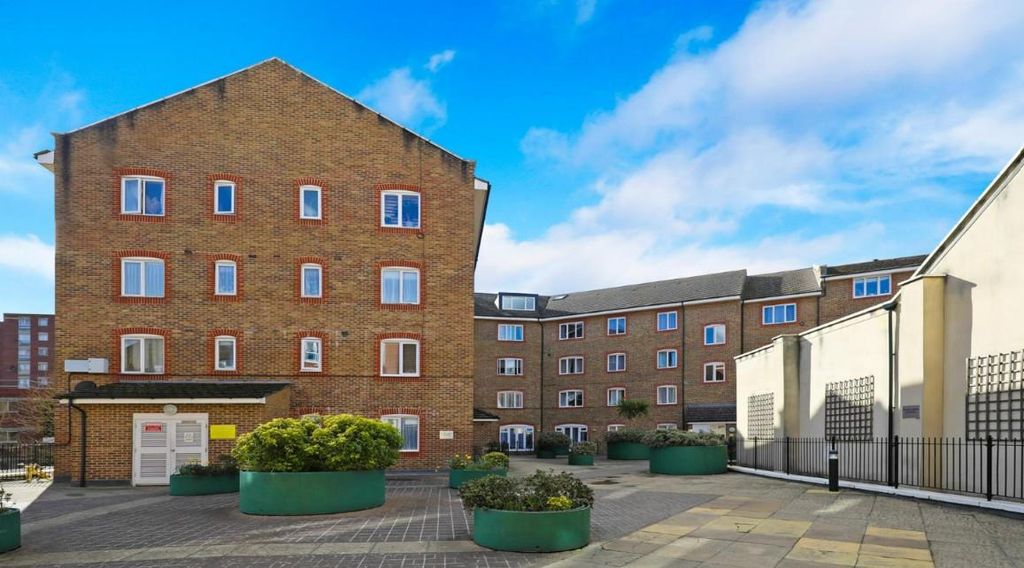 Property photo 2 of 7 Coopers Court.Jpg