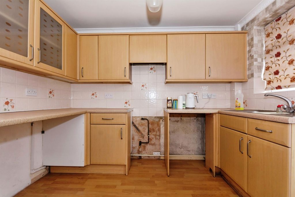 Property photo 3 of 17