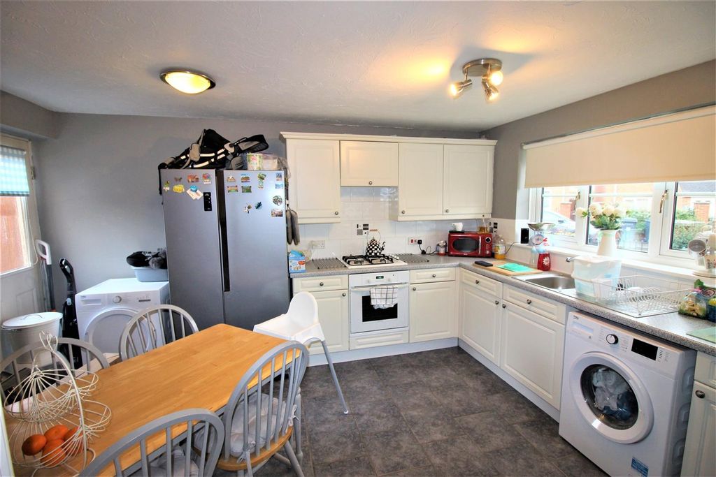 Property photo 2 of 14 Bright Kitchen With Dining Table And Appliances...