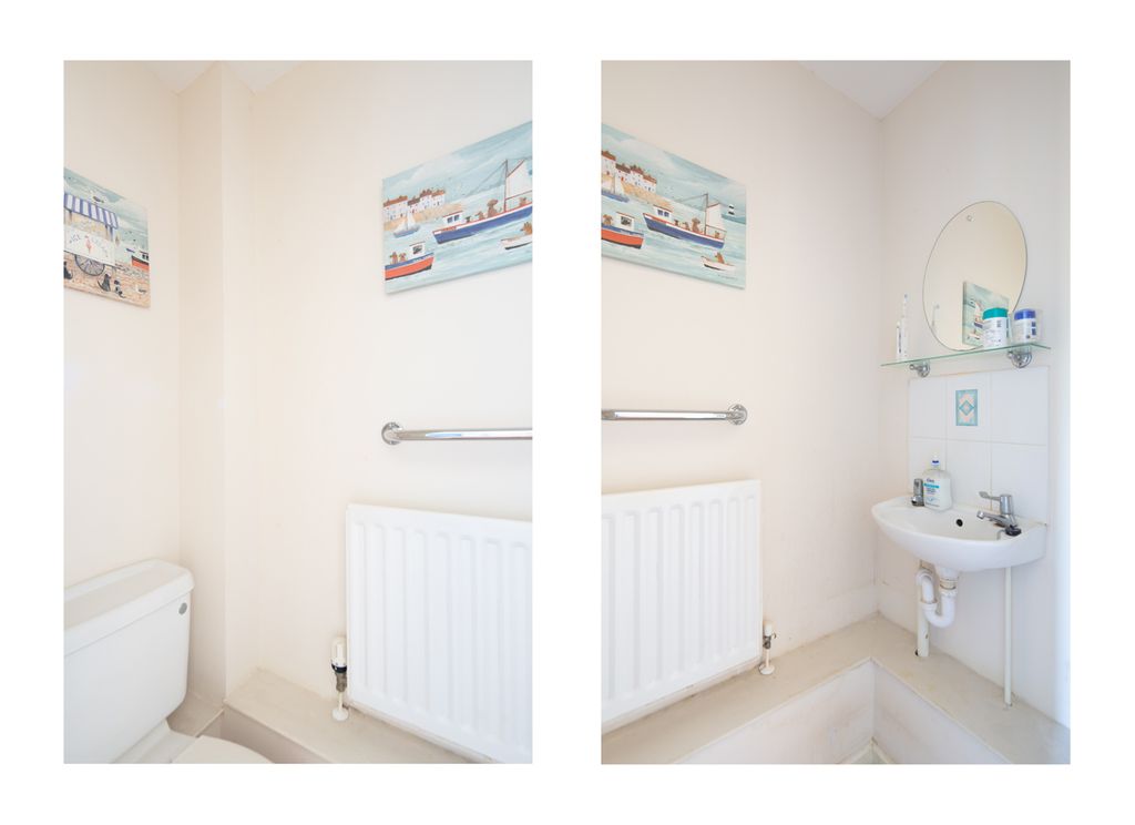 Property photo 3 of 22 Cloakroom