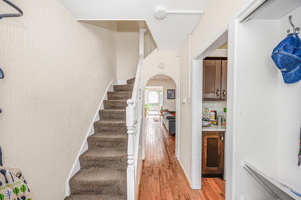 Property photo 2 of 23