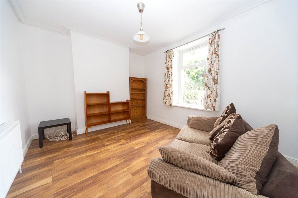 Property photo 2 of 15 Picture No. 19