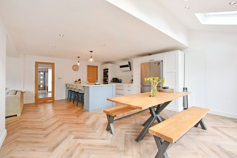 Property photo 2 of 18 Dining Kitchen