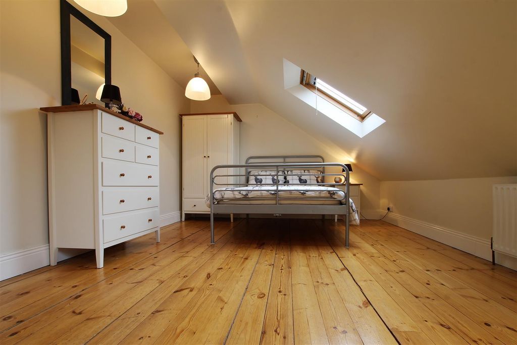 Property photo 3 of 10 472.Jpg
