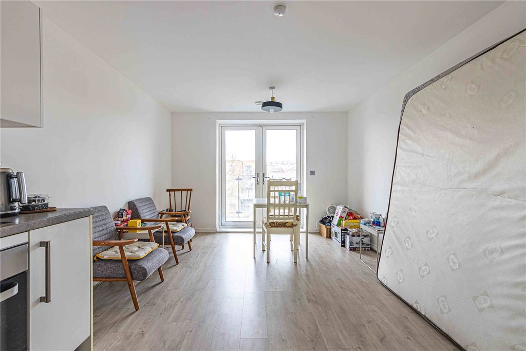 Property photo 3 of 14 Picture 3