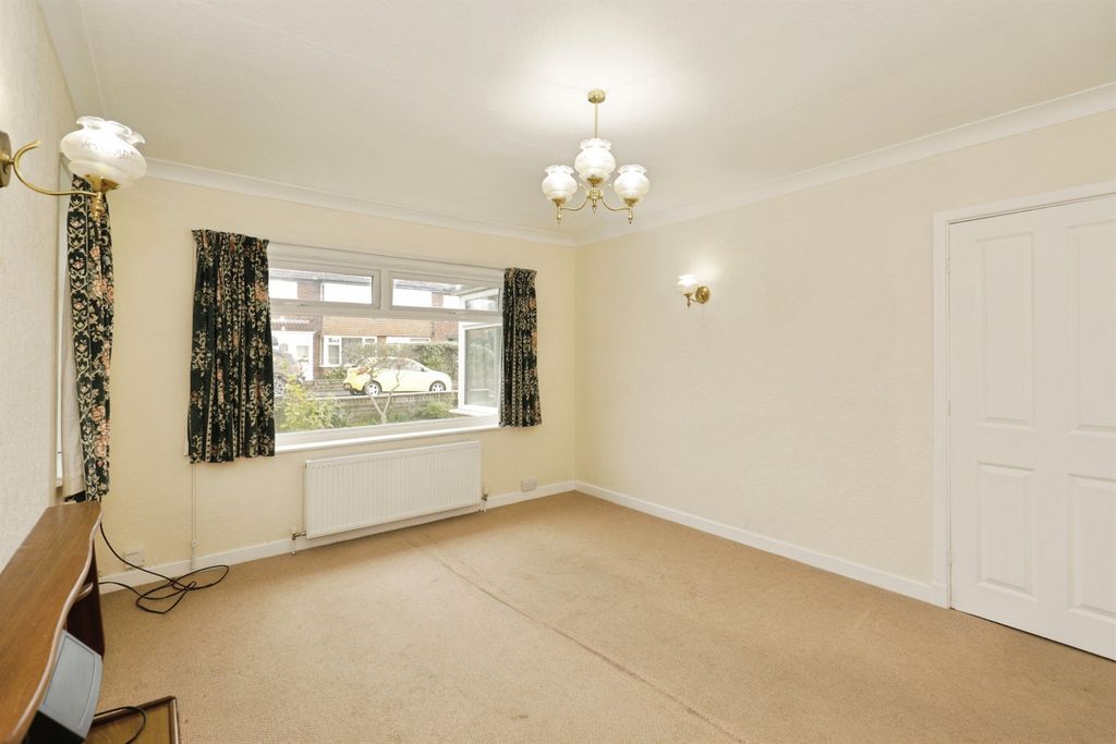 Property photo 3 of 14