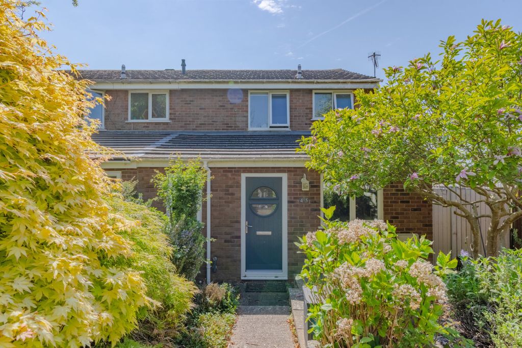 Property photo 2 of 37