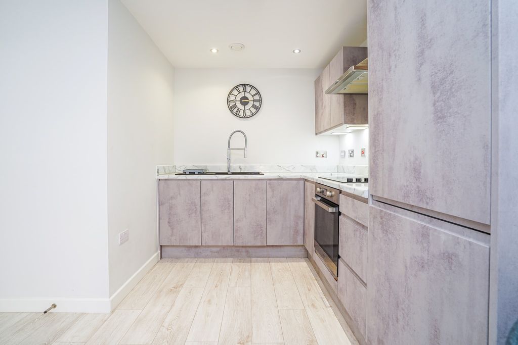Property photo 2 of 25 Kitchen