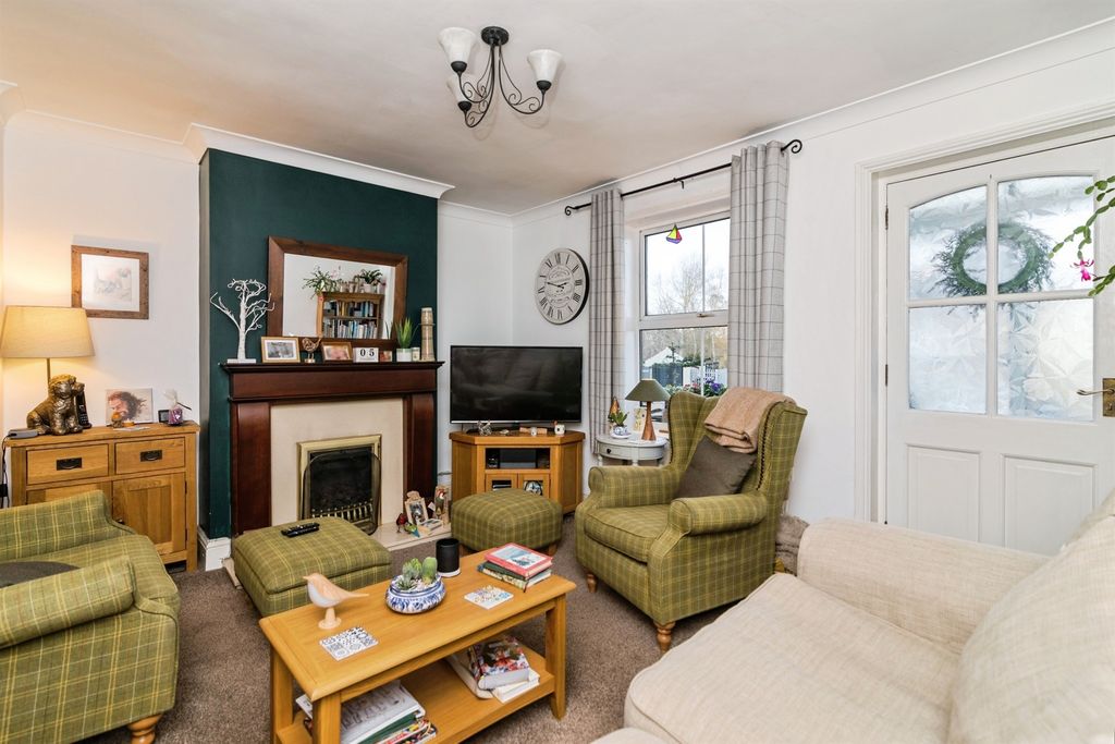 Property photo 2 of 20