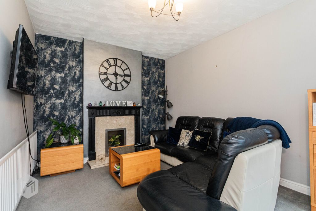 Property photo 2 of 19 Picture No. 21