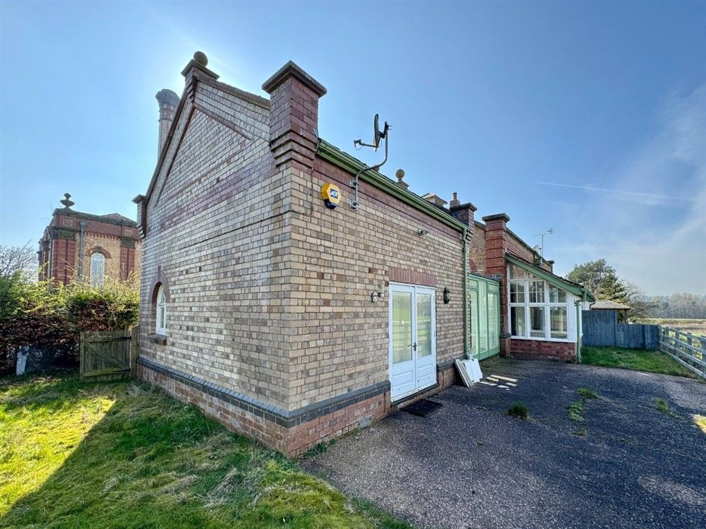 Property photo 2 of 12