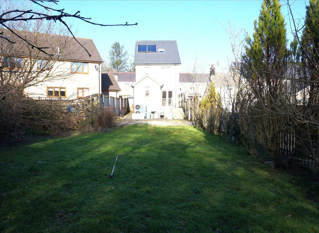 Property photo 2 of 26