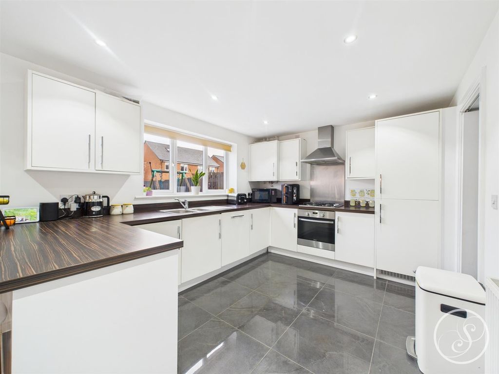 Property photo 3 of 24 Kitchen/Diner