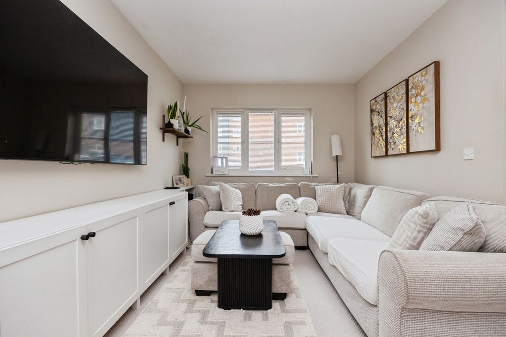 Property photo 2 of 22 Pbox-Img.Jpg