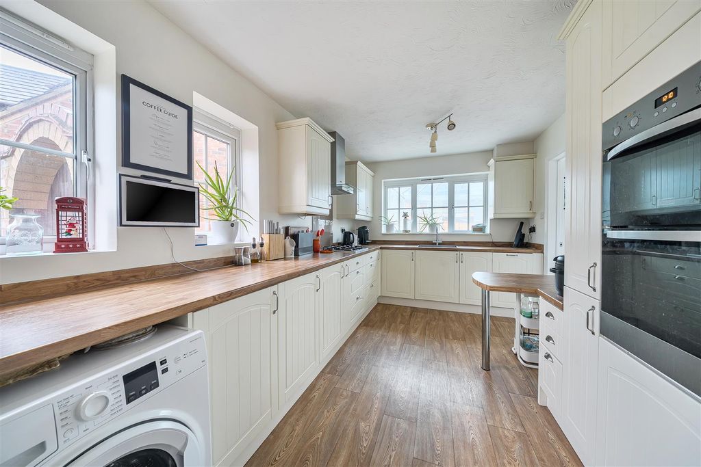 Property photo 2 of 17 1386904-12-69317Fb08Ed8d.Jpg