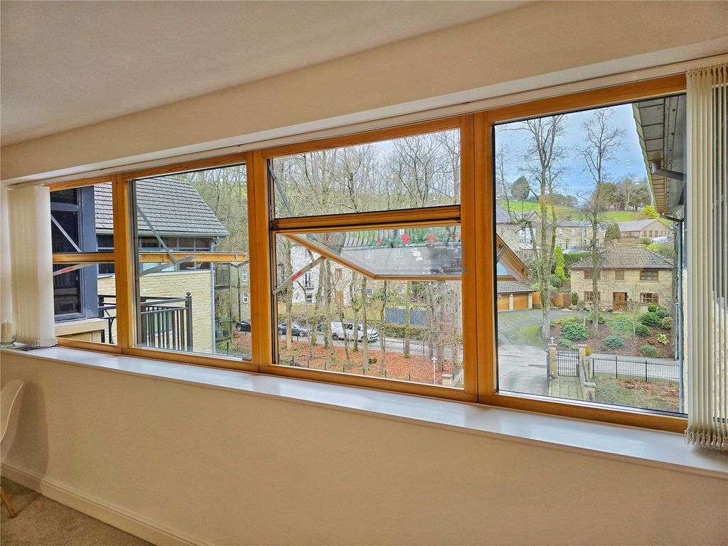 Property photo 3 of 12 90' Tilting Windows