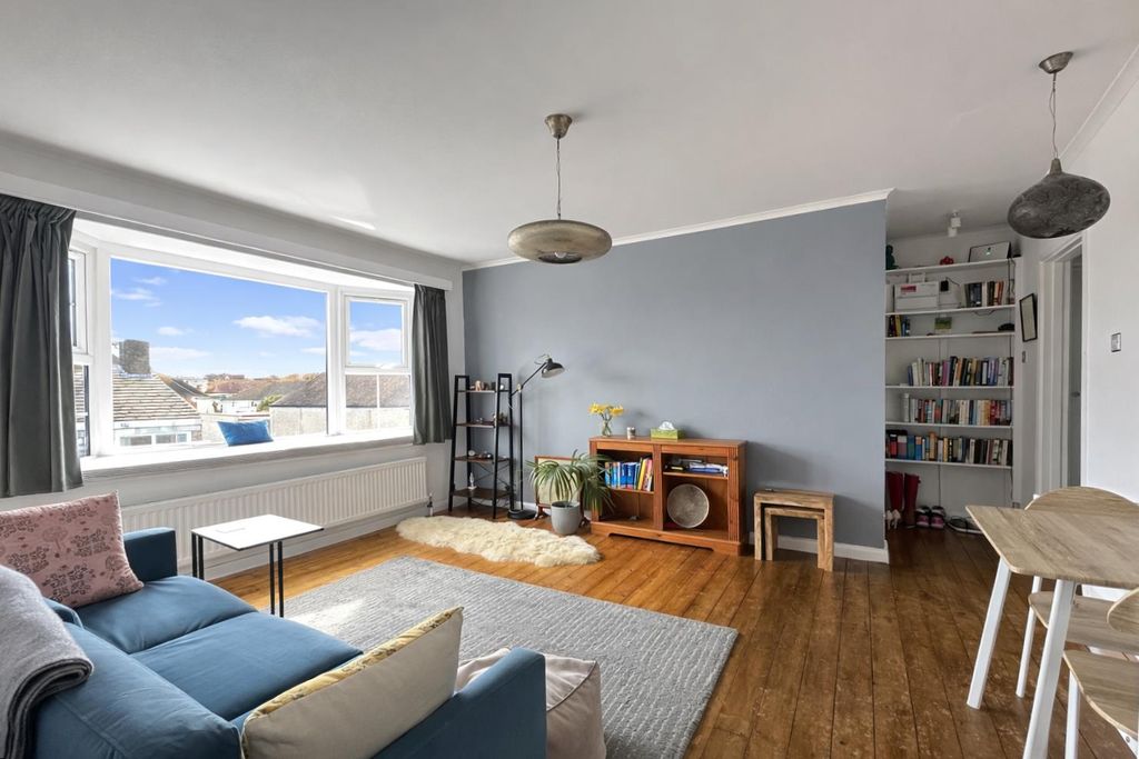 Property photo 3 of 14 Living2.Png