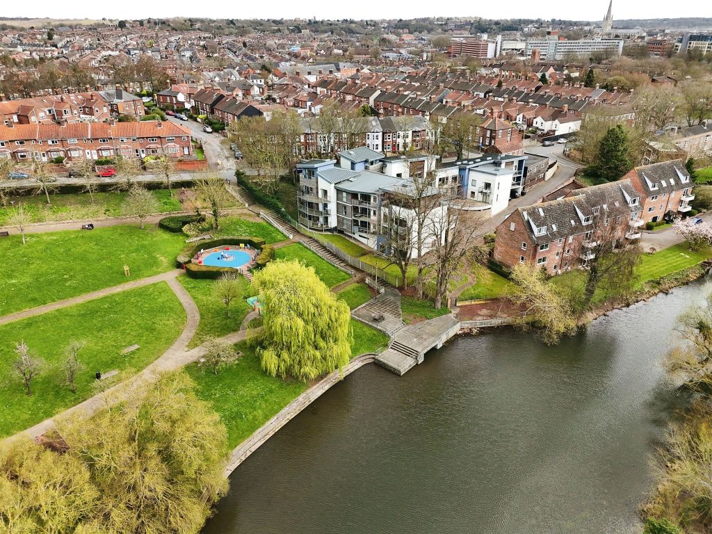 Property photo 3 of 18