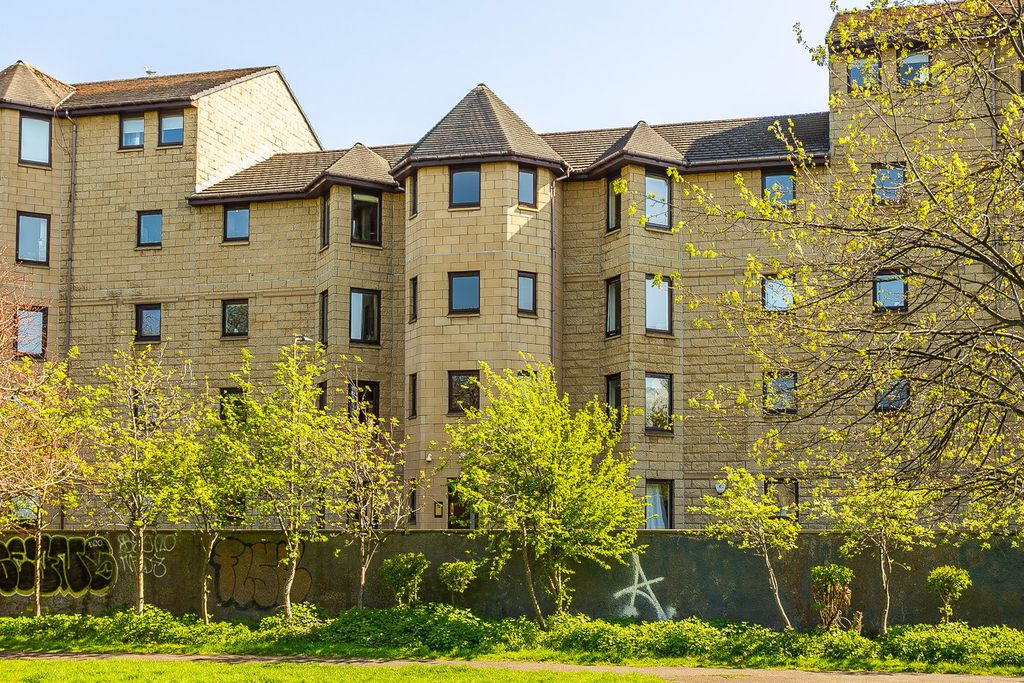 Property photo 1 of 27