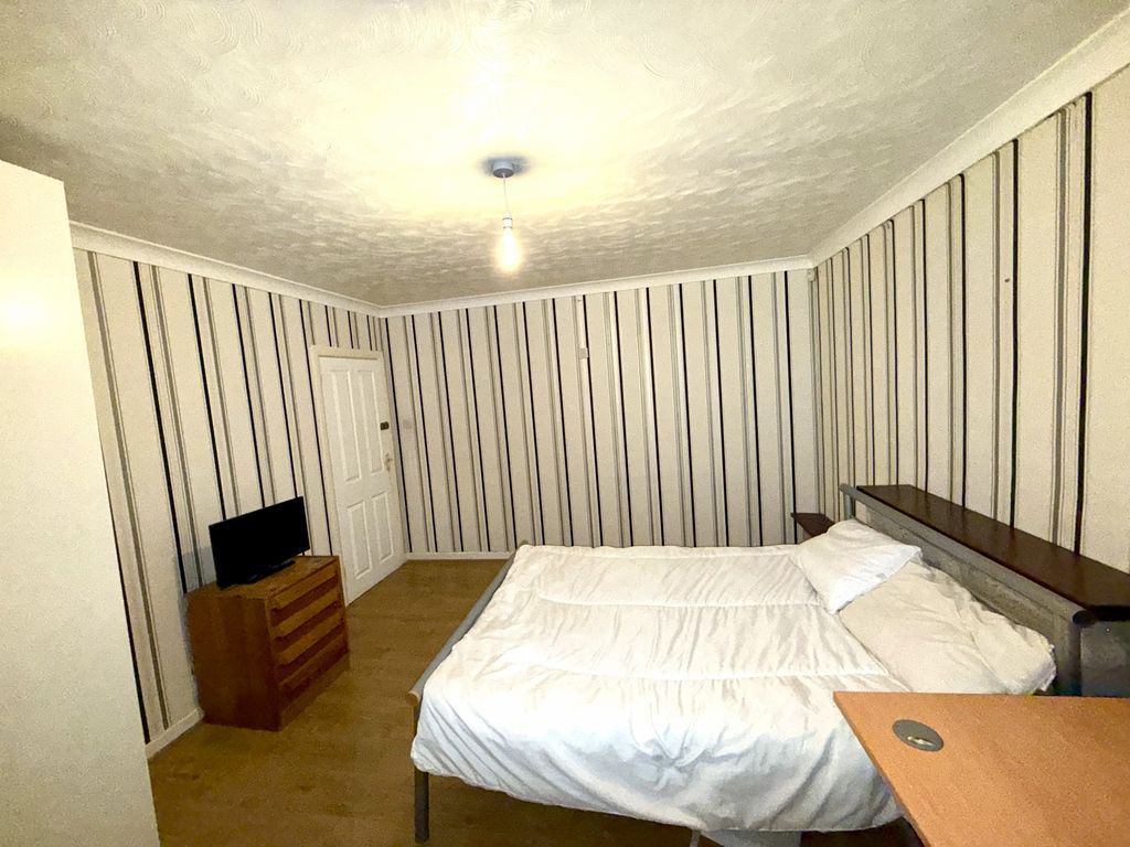 Property photo 2 of 26