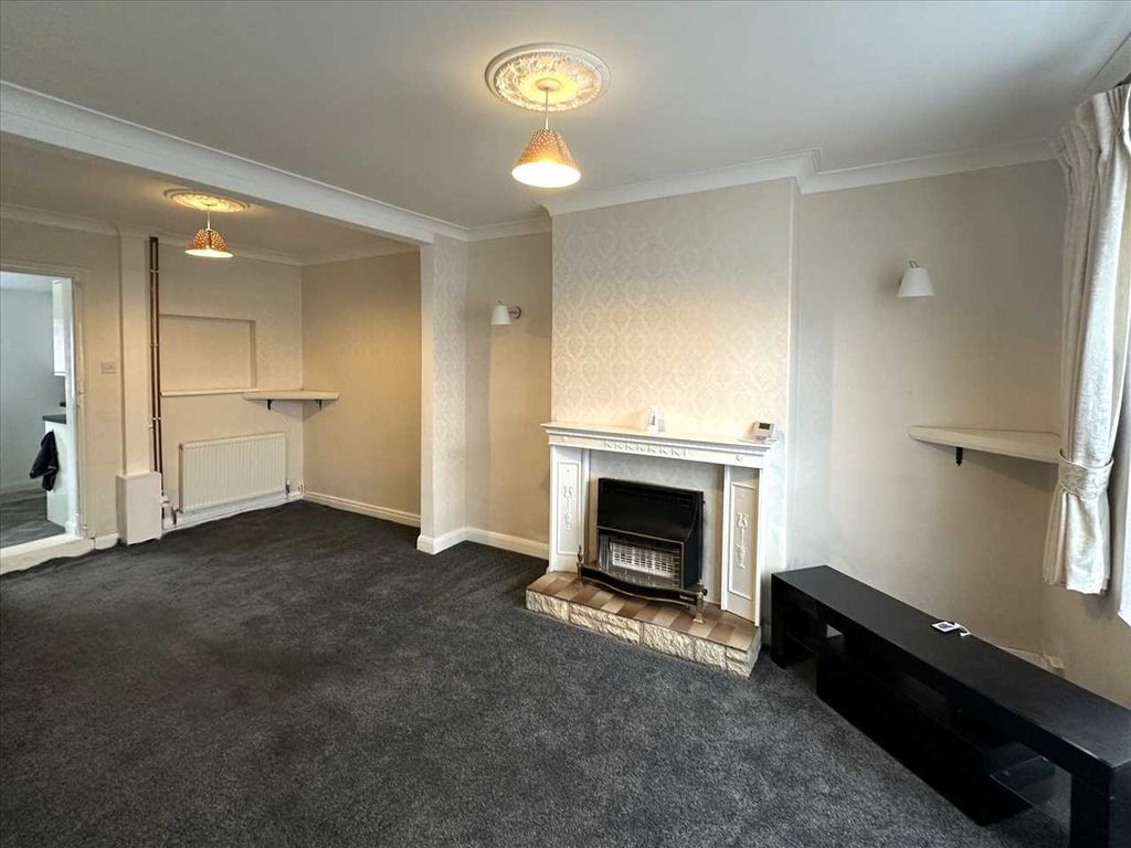 Property photo 2 of 17 Ground Floor