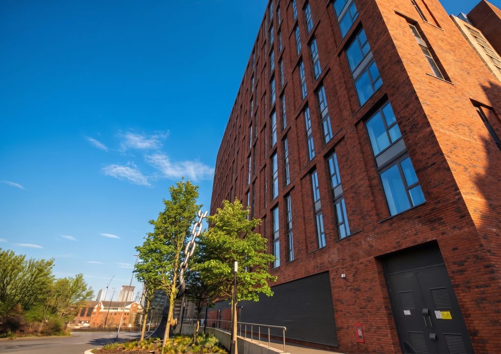Property photo 1 of 8 Wharf End, Trafford Park, Manchester M1