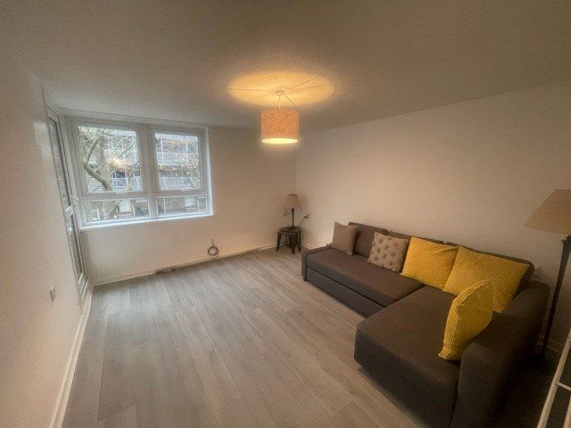 Property photo 1 of 7 1 Bed Flat To Rent Gough Walk, London E14