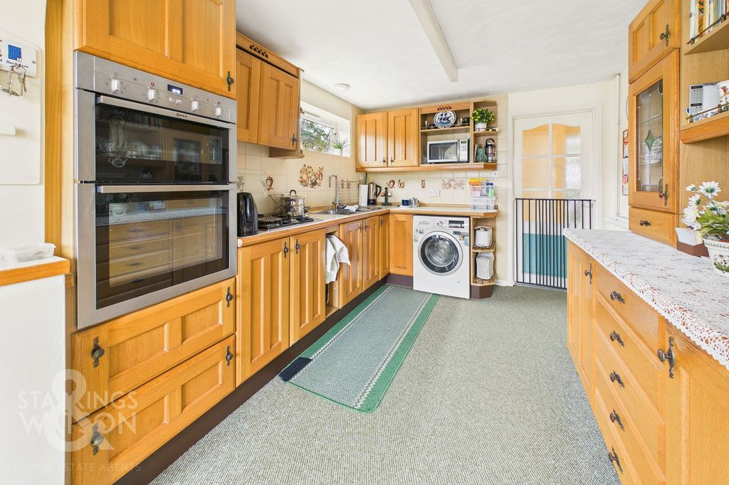 Property photo 3 of 21