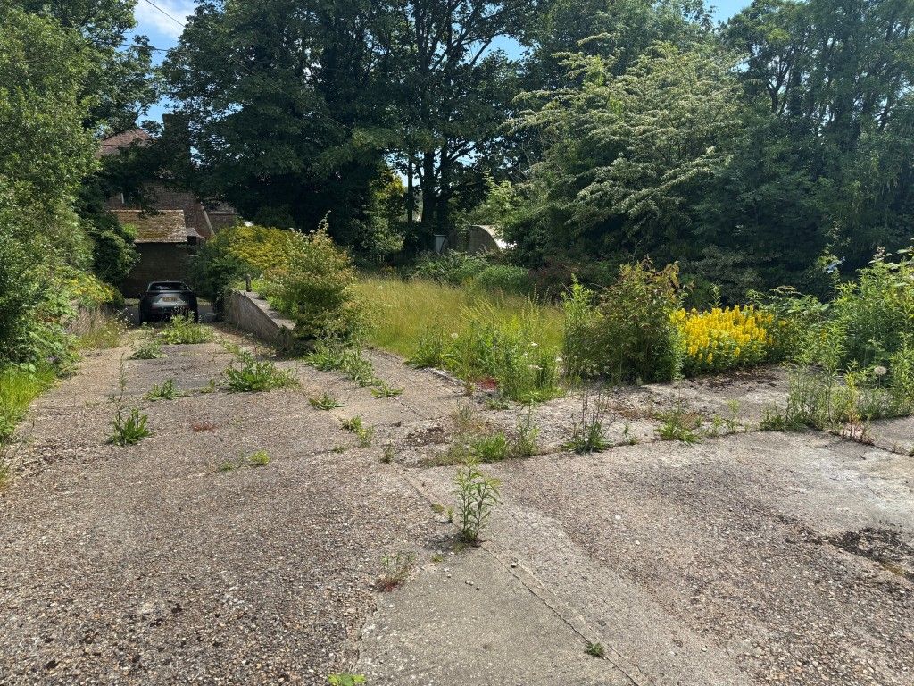 Property photo 2 of 13 Front Garden And Drive