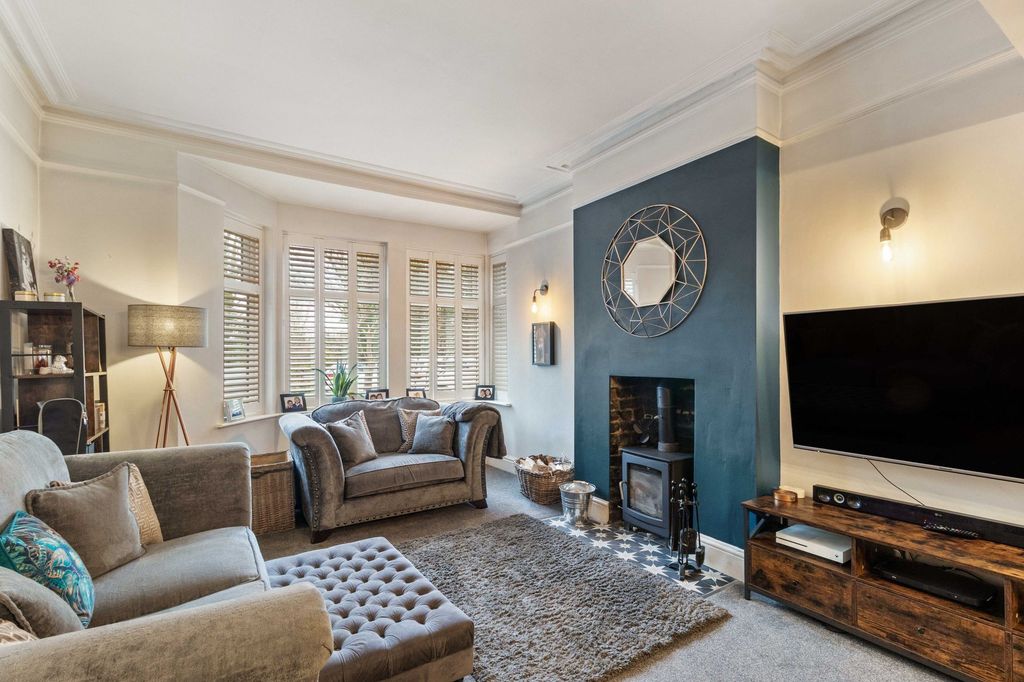 Property photo 2 of 24