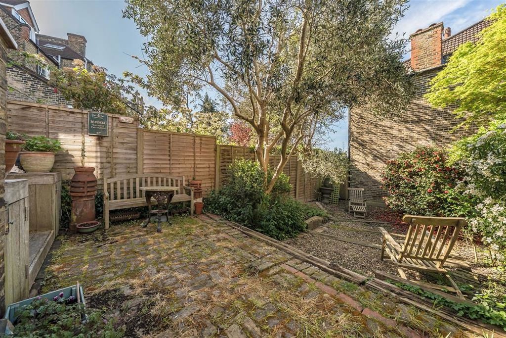 Property photo 3 of 12