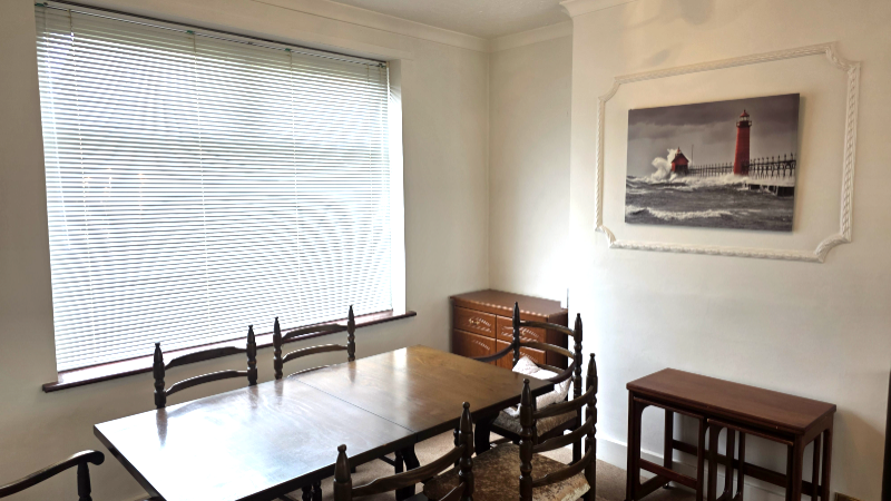 Property photo 3 of 8 Gallery