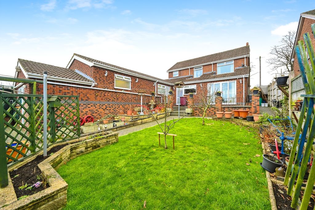 Property photo 1 of 17 Garden