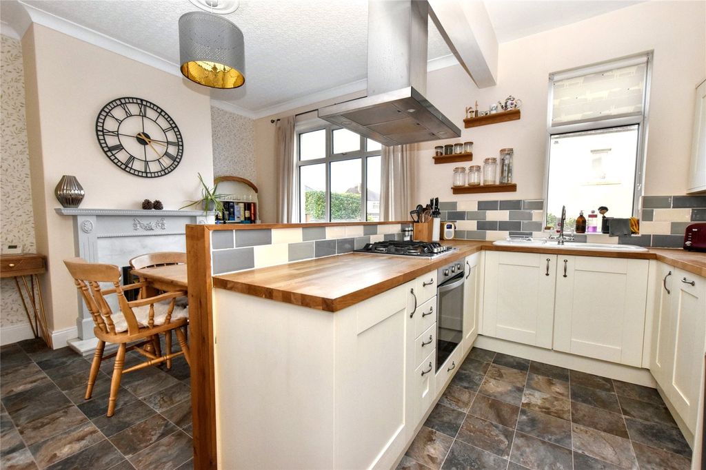 Property photo 3 of 25 Picture No. 23