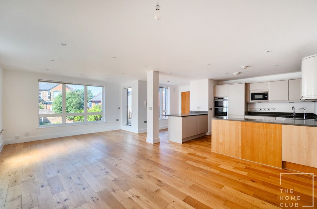 Property photo 2 of 15 76066B18-B066-4c1A-90F3-d50d0280A20E