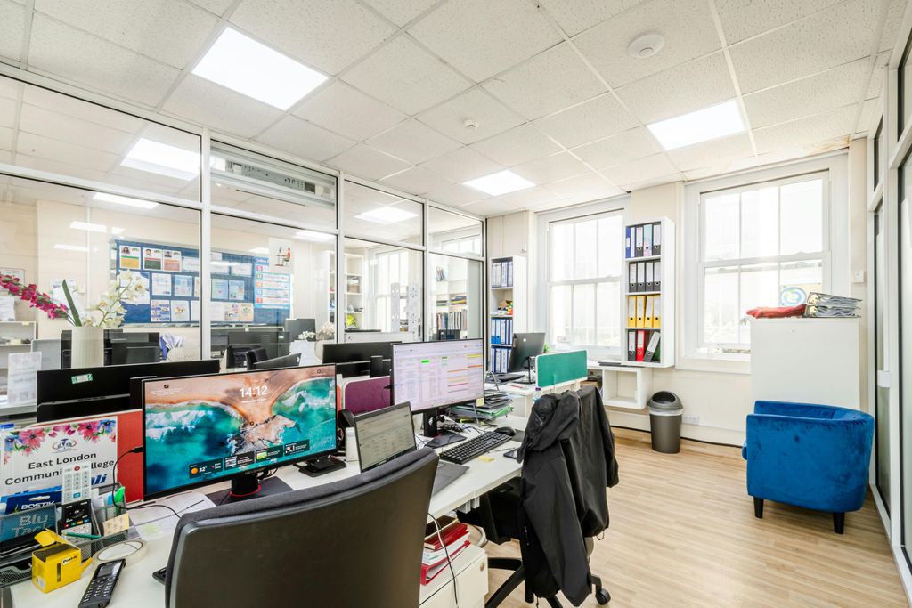 Property photo 2 of 16 Commercial Rd 149-151 2F - Low Res 14.Jpg
