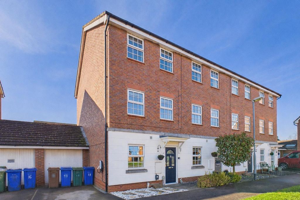 Property photo 1 of 16 Front