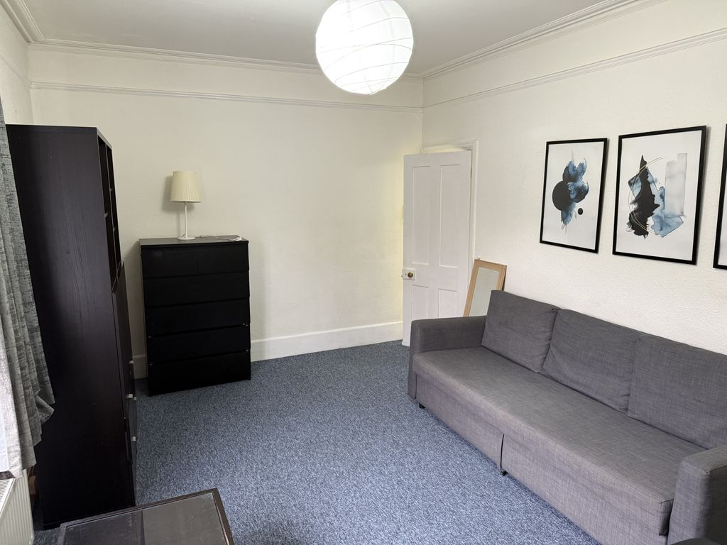 Property photo 3 of 9 Gallery