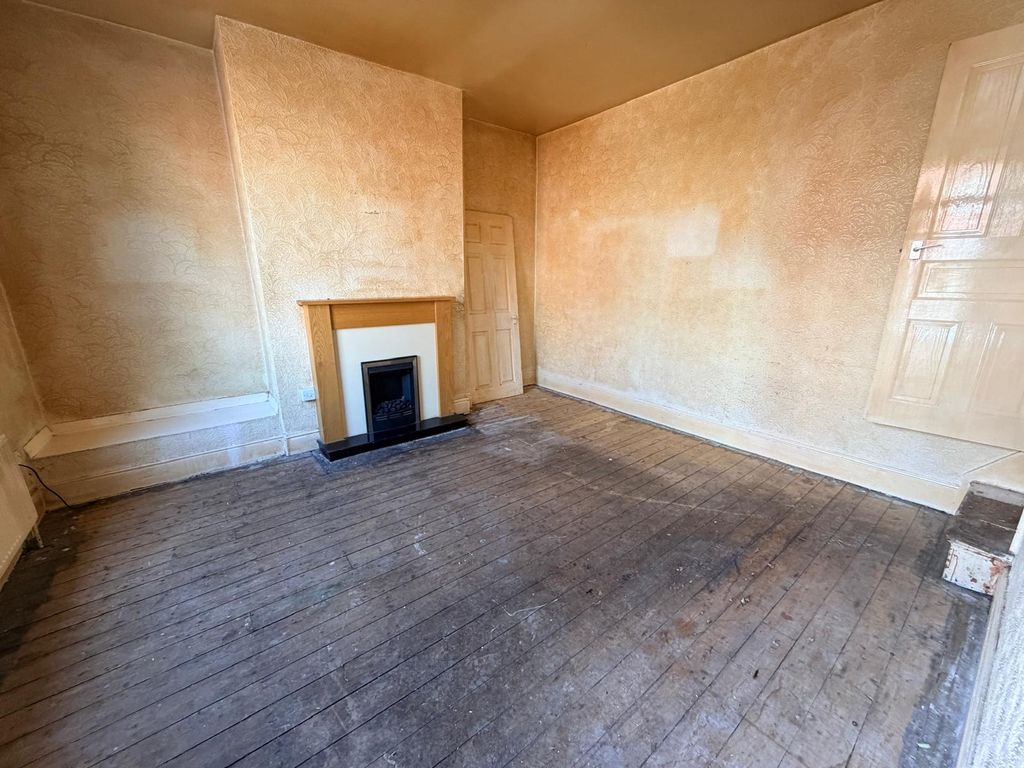 Property photo 3 of 6