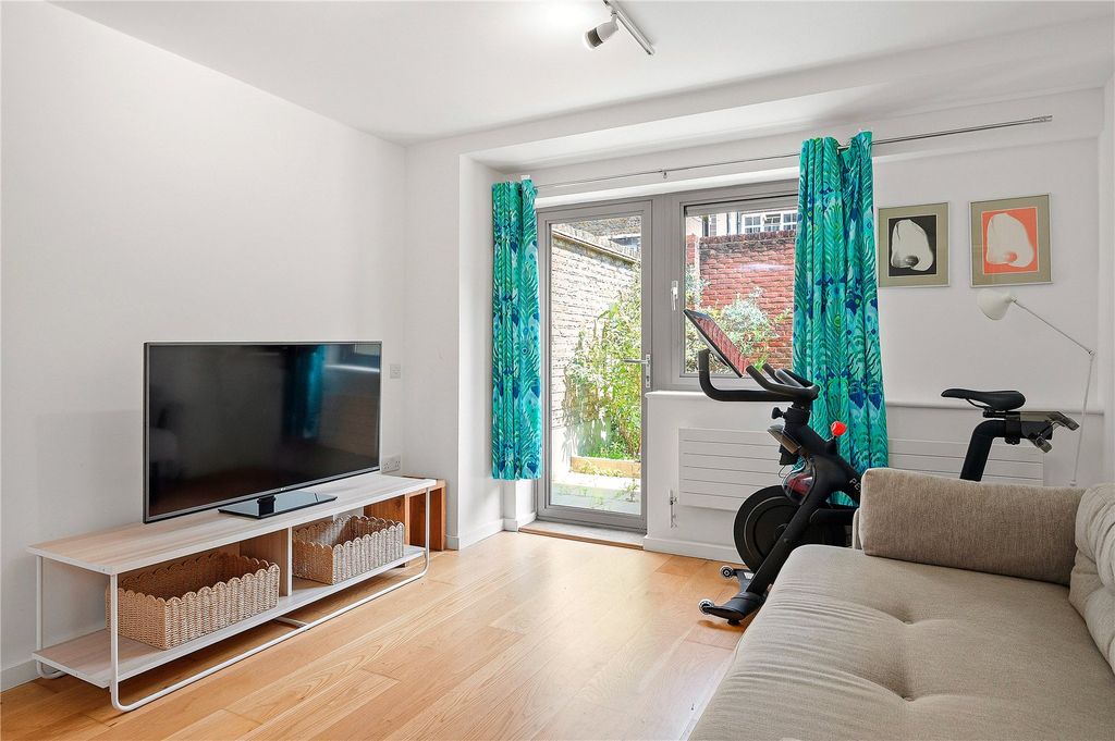 Property photo 2 of 20 Open Plan Living