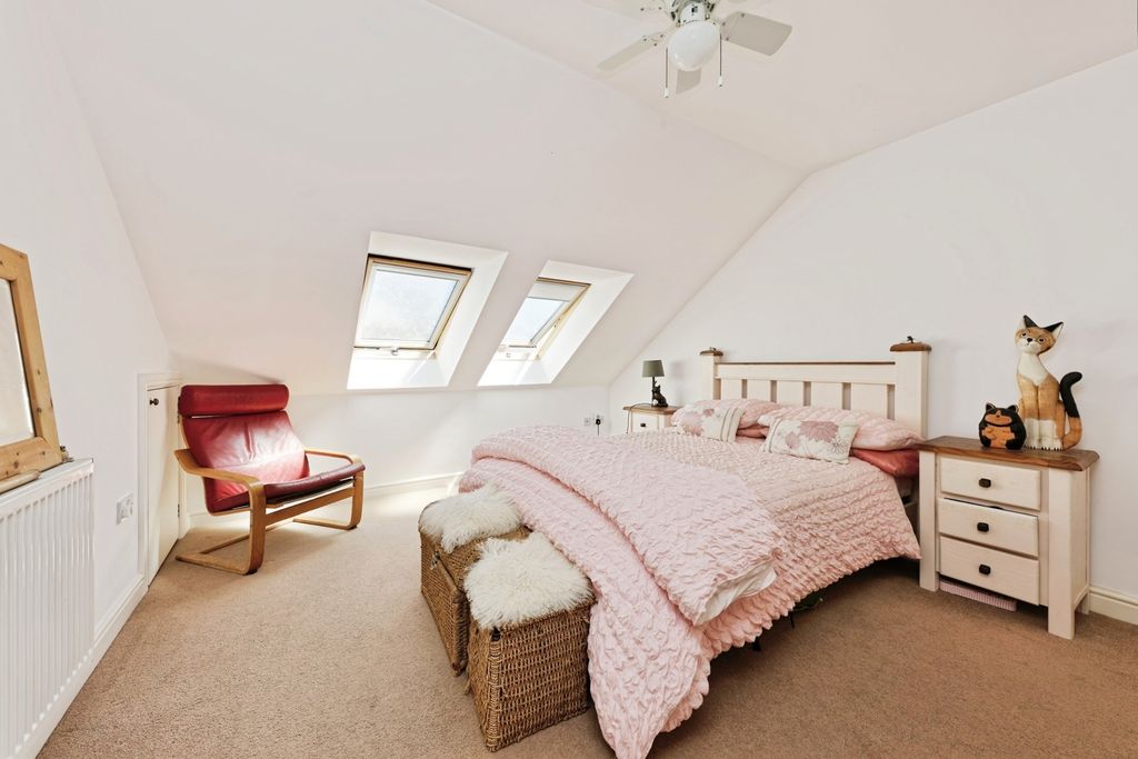 Property photo 3 of 22 Pbox-Img.Jpg