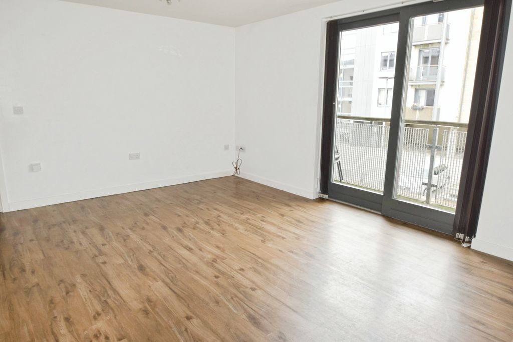 Property photo 3 of 7