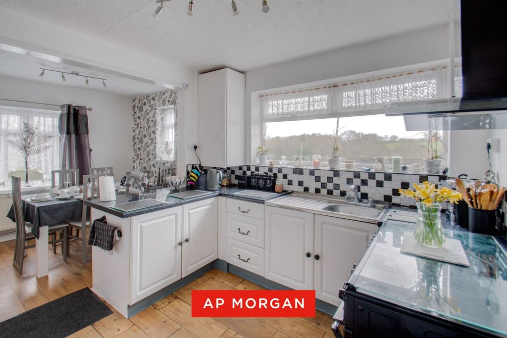 Property photo 1 of 20 Picture No. 17