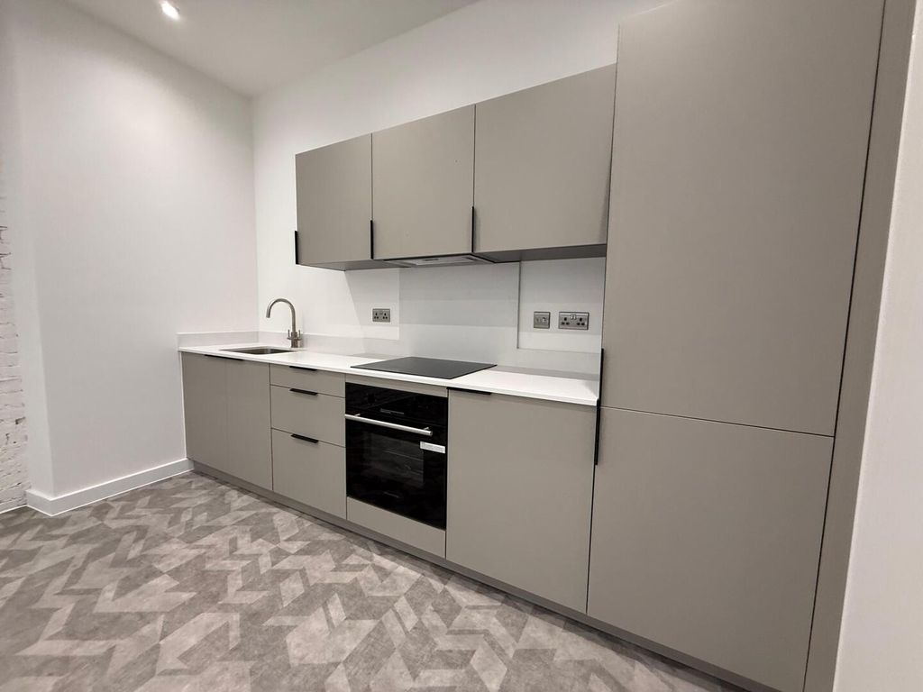 Property photo 3 of 14 Kitchen