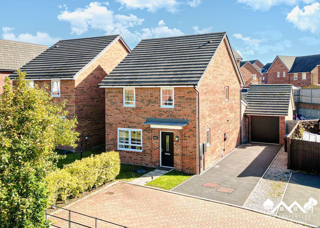 Property photo 2 of 34