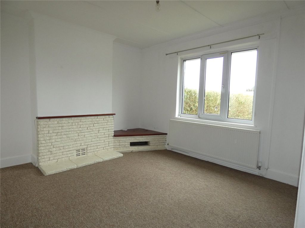 Property photo 3 of 28 Picture No. 06