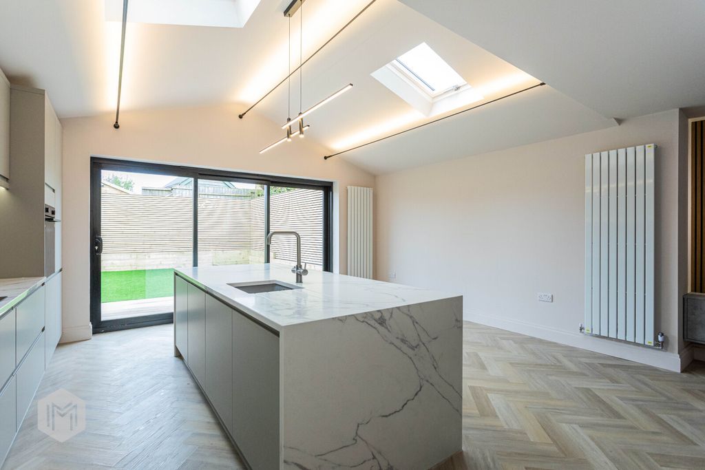 Property photo 3 of 23 Picture No. 12